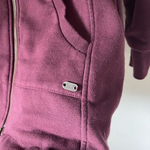 Carve Designs Reversible Longline Full Zip Hooded Sweatshirt in Maroon/White - Picture 10 of 12